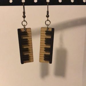 Never Worn Green Tree Jewelry Piano Earrings